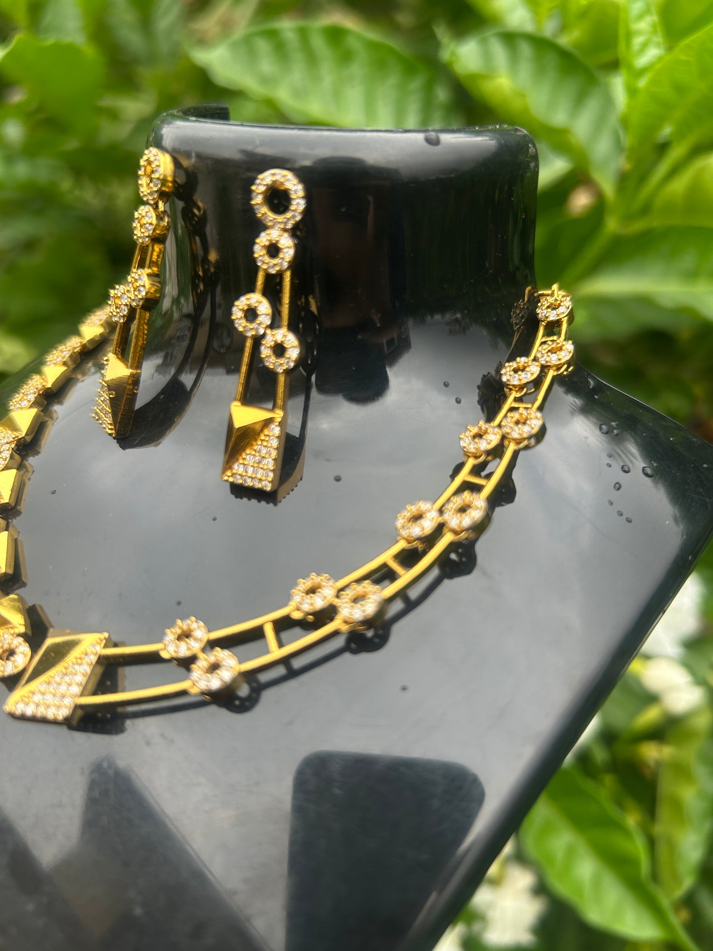 Golden Diamond Loops Necklace Set