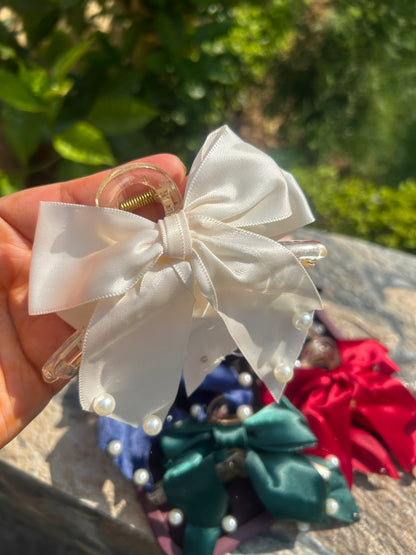 Bow Pearl Glass Clutchers