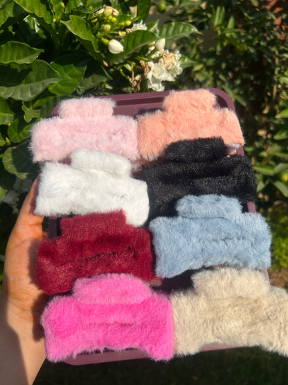 Feathery Soft Clutchers ( Set of 2)