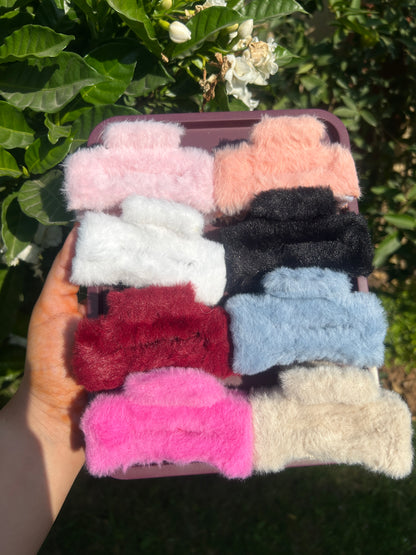 Feathery Soft Clutchers ( Set of 2)