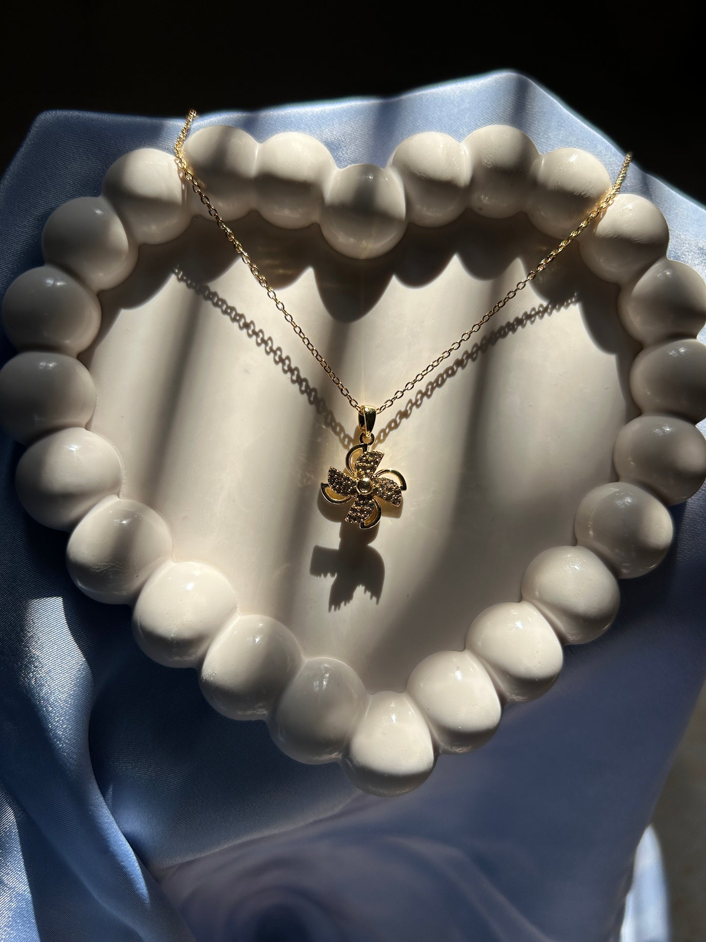 Rotating Flower Anti Tarnish Premium Pendant