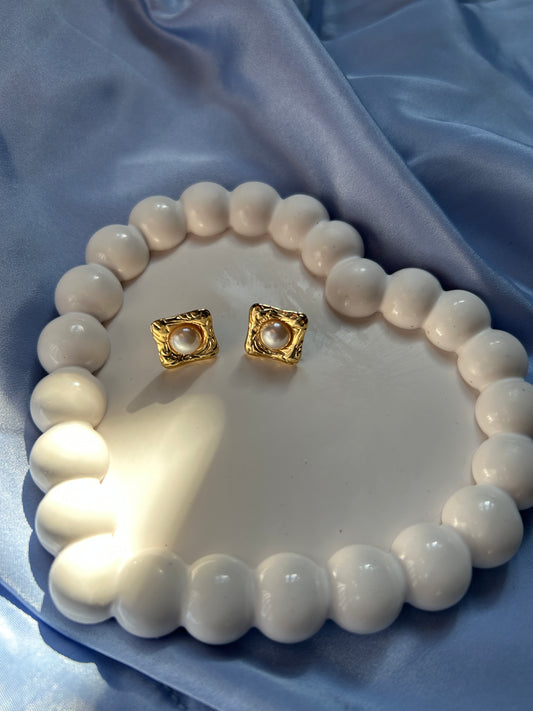 Squared Pearls Studs