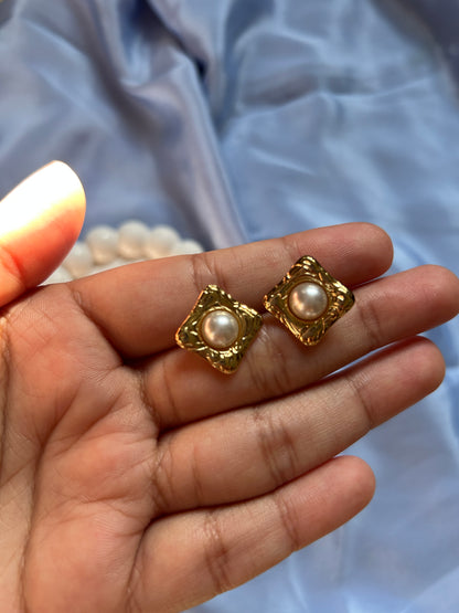 Squared Pearls Studs