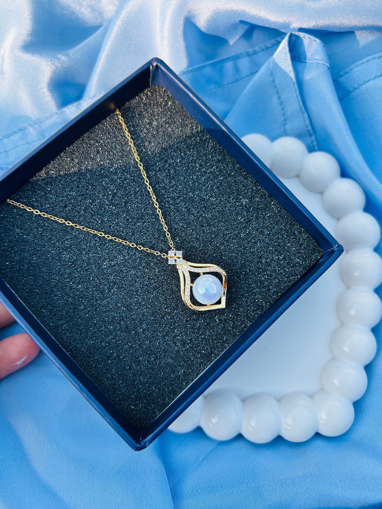 Big Pearl Leafy Anti Tarnish Pendant
