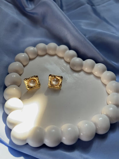 Squared Pearls Studs